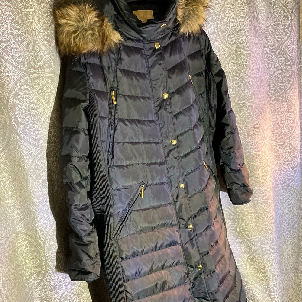 Michael Kors*** Long Down Puff Coat w/detachable Fur lined Hood, woman’s size 2X